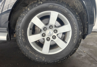 Подержанный автомобиль Mitsubishi Pajero 2007 года (20 фото)