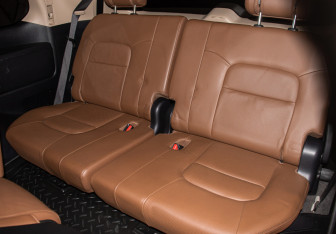 Подержанный автомобиль Toyota Land Cruiser Suv 2015 года (13 фото)