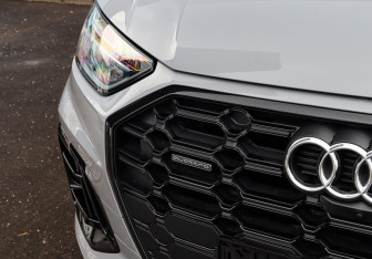 Подержанный автомобиль Audi Q5 2025 года (37 фото)