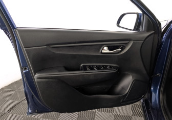 Подержанный автомобиль Kia Rio Hatchback 2021 года (18 фото)