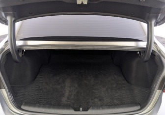 Подержанный автомобиль Kia K5 2020 года (10 фото)