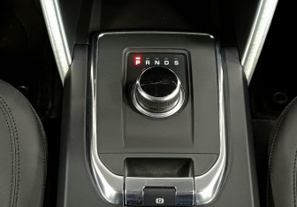 Подержанный автомобиль Land Rover Discovery Sport 2018 года (15 фото)
