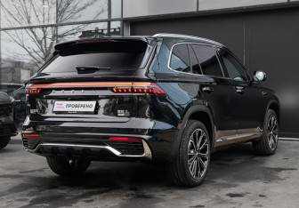 Подержанный автомобиль Geely Monjaro 2026 года (4 фото)