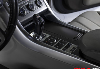 Подержанный автомобиль Land Rover Range Rover Sport 2015 года (16 фото)