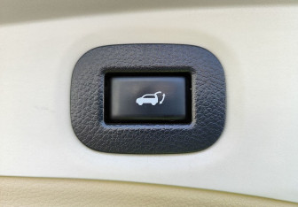 Подержанный автомобиль Nissan X-Trail 2017 года (14 фото)