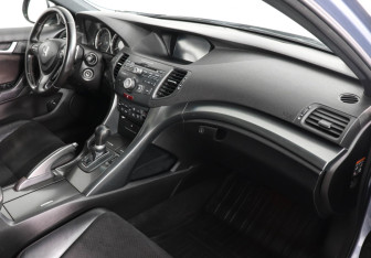 Подержанный автомобиль Honda Accord Sedan 2011 года (10 фото)