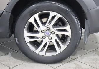 Подержанный автомобиль Volvo XC70 2012 года (9 фото)