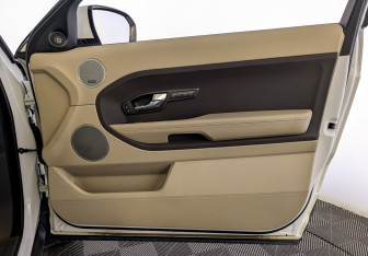 Подержанный автомобиль Land Rover Range Rover Evoque 2012 года (25 фото)