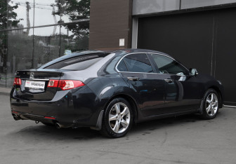 Подержанный автомобиль Honda Accord Sedan 2011 года (5 фото)