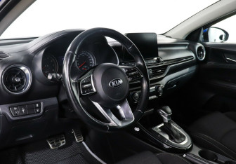 Подержанный автомобиль Kia Cerato Sedan 2020 года (10 фото)