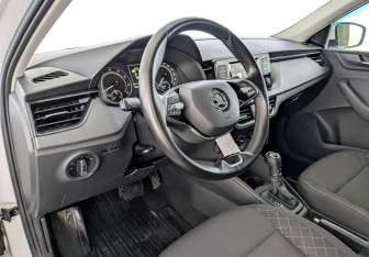 Подержанный автомобиль Skoda Rapid Liftback 2021 года (16 фото)