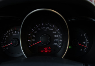 Подержанный автомобиль Kia Rio Hatchback 2014 года (7 фото)