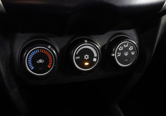 Подержанный автомобиль Mitsubishi ASX 2011 года (18 фото)