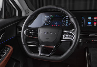 Подержанный автомобиль Omoda C5 2023 года (15 фото)