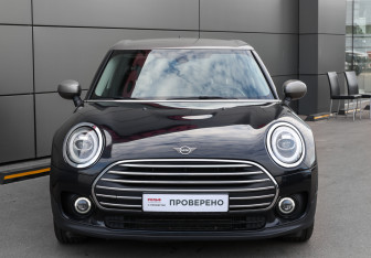 Подержанный автомобиль MINI Clubman Wagon 2021 года (2 фото)