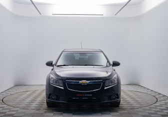 Подержанный автомобиль Chevrolet Cruze Hatchback 2012 года (2 фото)