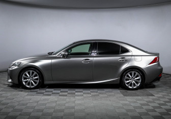 Подержанный автомобиль Lexus IS Sedan 2013 года (8 фото)