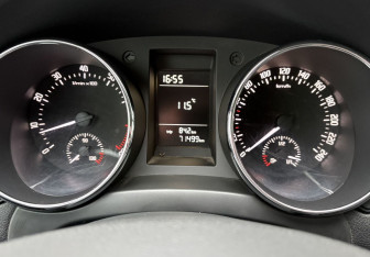 Подержанный автомобиль Skoda Yeti 2014 года (16 фото)