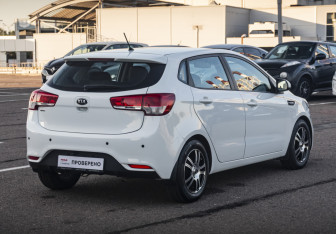 Подержанный автомобиль Kia Rio Hatchback 2016 года (5 фото)