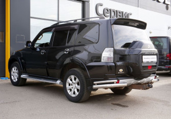 Подержанный автомобиль Mitsubishi Pajero 2014 года (7 фото)