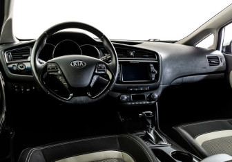 Подержанный автомобиль Kia Ceed Wagon 2017 года (7 фото)