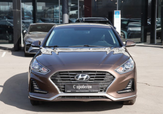 Подержанный автомобиль Hyundai Sonata 2017 года (2 фото)