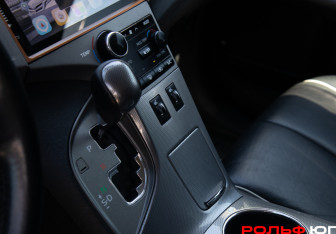 Подержанный автомобиль Toyota Venza 2013 года (17 фото)