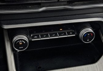 Подержанный автомобиль Geely Coolray 2022 года (21 фото)