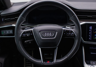 Подержанный автомобиль Audi A7 2019 года (13 фото)