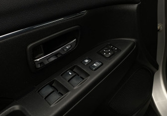 Подержанный автомобиль Mitsubishi ASX 2013 года (16 фото)