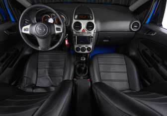 Подержанный автомобиль Opel Corsa 2007 года (18 фото)