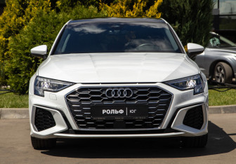 Подержанный автомобиль Audi A3 Sedan 2022 года (30 фото)