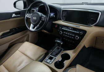 Подержанный автомобиль Kia Sportage 2019 года (10 фото)