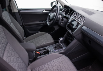 Подержанный автомобиль Volkswagen Tiguan 2020 года (9 фото)