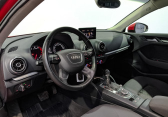 Подержанный автомобиль Audi A3 Hatchback 2013 года (15 фото)