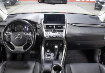 Подержанный автомобиль Lexus NX 2020 года (14 фото)