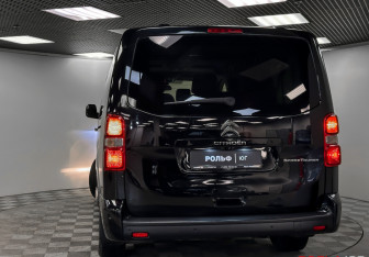 Подержанный автомобиль Citroen SpaceTourer 2018 года (24 фото)