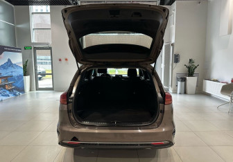 Подержанный автомобиль Kia Ceed Wagon 2019 года (8 фото)