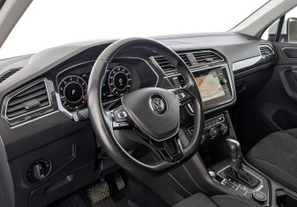 Подержанный автомобиль Volkswagen Tiguan 2018 года (15 фото)