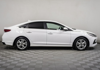 Подержанный автомобиль Hyundai Sonata 2019 года (4 фото)