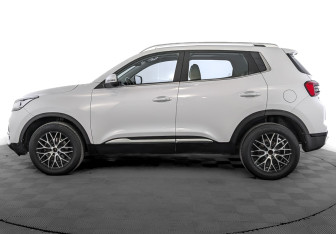 Подержанный автомобиль Chery Tiggo 4 2022 года (8 фото)