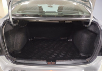 Подержанный автомобиль Volkswagen Polo Sedan 2013 года (13 фото)