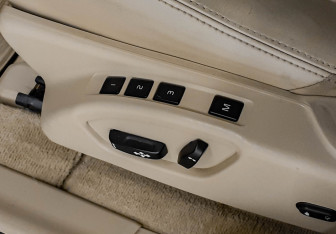 Подержанный автомобиль Volvo XC60 2015 года (16 фото)