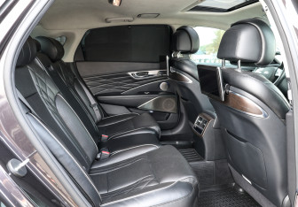 Подержанный автомобиль Kia K900 2019 года (12 фото)