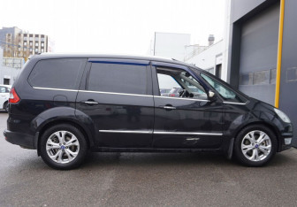 Подержанный автомобиль Ford Galaxy 2011 года (3 фото)