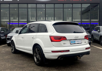 Подержанный автомобиль Audi Q7 2014 года (6 фото)