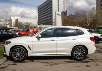 Подержанный автомобиль BMW X3 2020 года (6 фото)