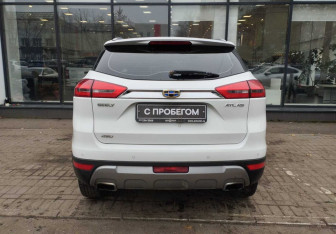 Подержанный автомобиль Geely Atlas 2018 года (7 фото)