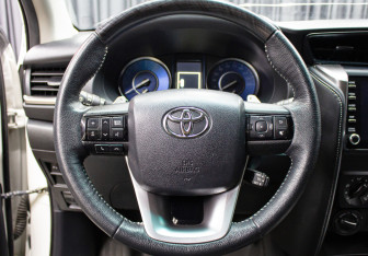 Подержанный автомобиль Toyota Fortuner 2021 года (17 фото)