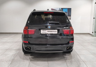Подержанный автомобиль BMW X5 2011 года (6 фото)